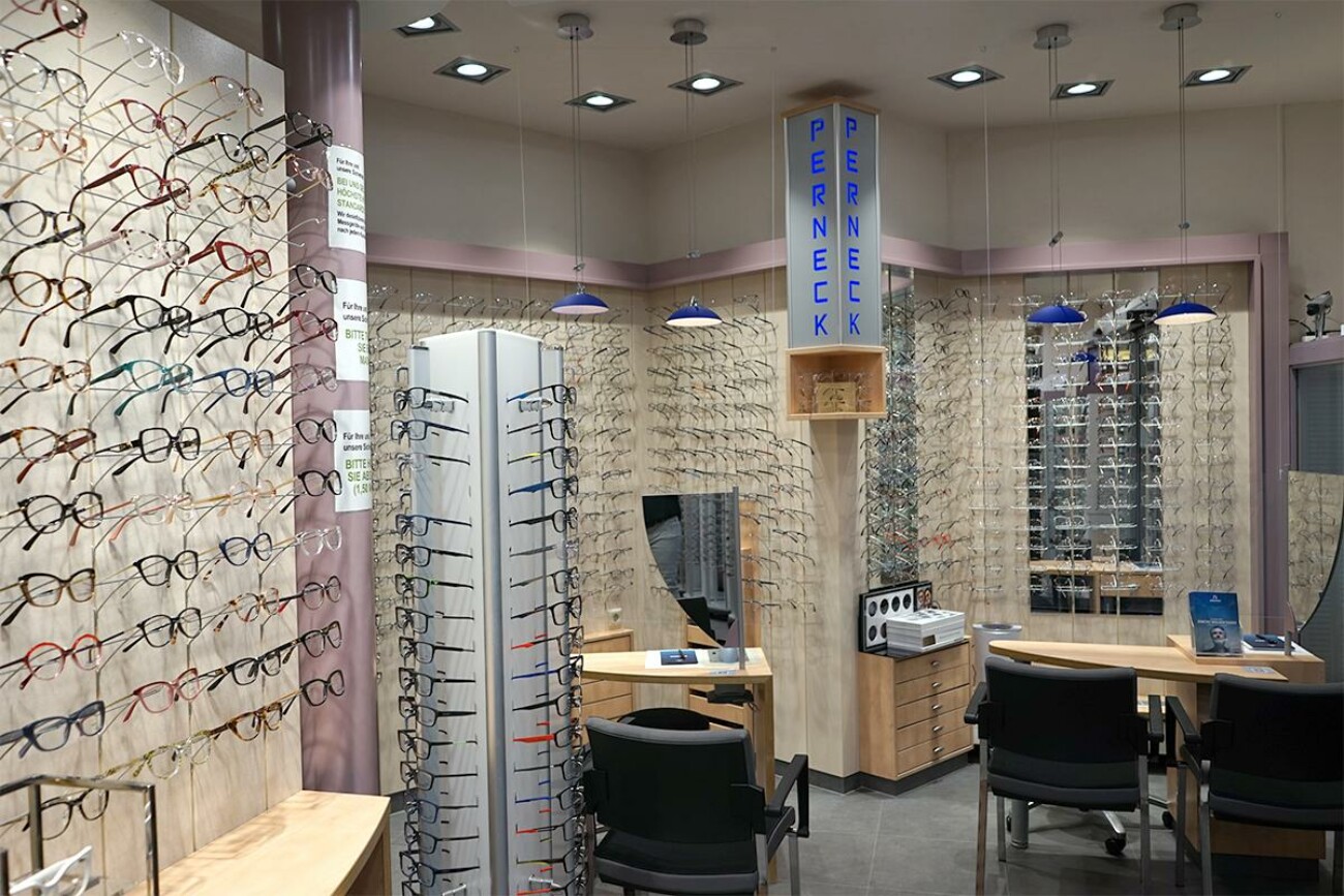 Eindruck der Auswahl an Brillen im Laden