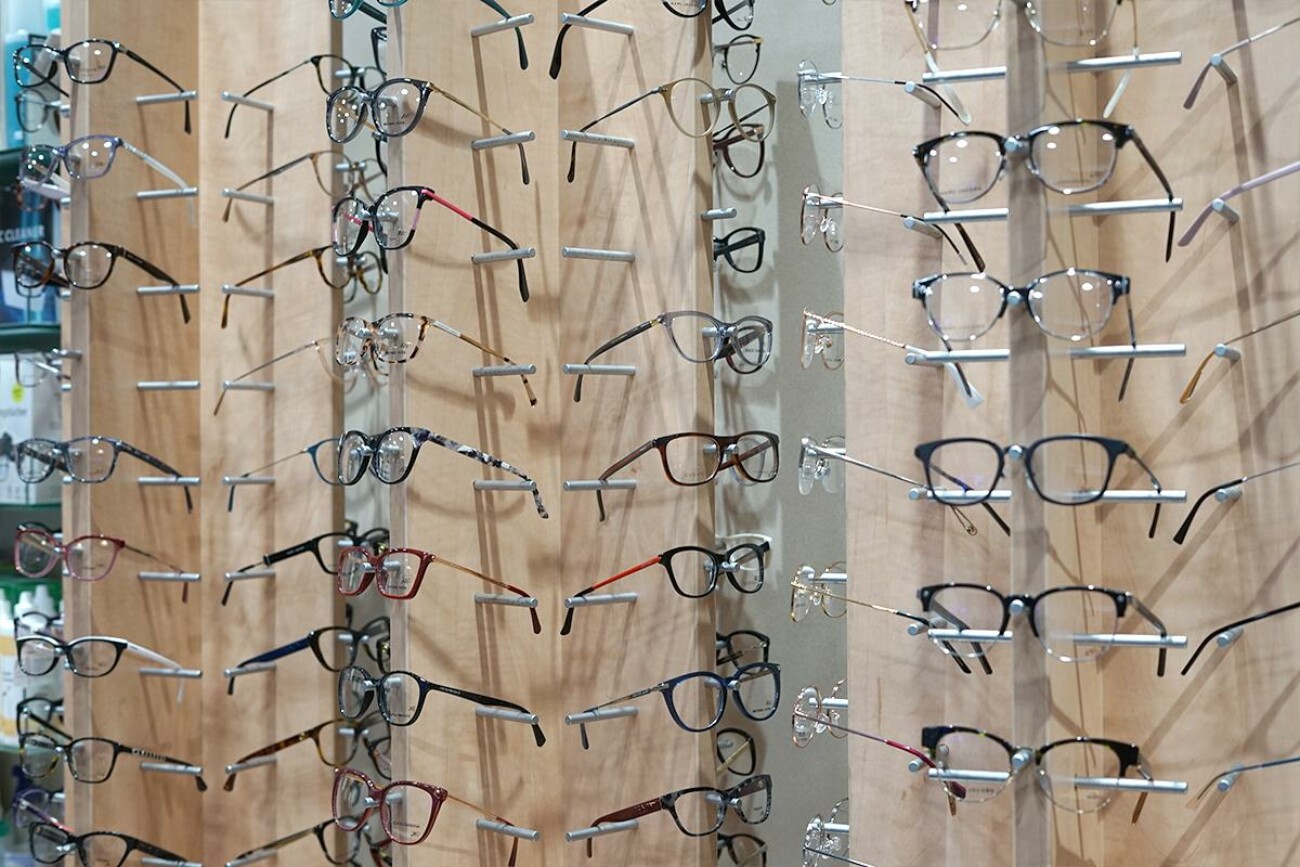 Auswahl an verschiedenen Brillenmodellen