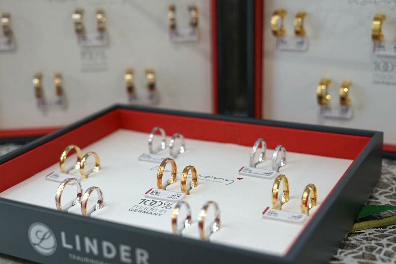 Auswahl an Trauringen aus der aktuellen Kollektion von Linder Schmuck