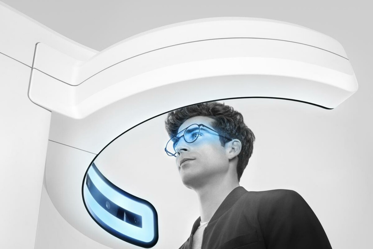 Mann nutzt das VISUFIT 1000